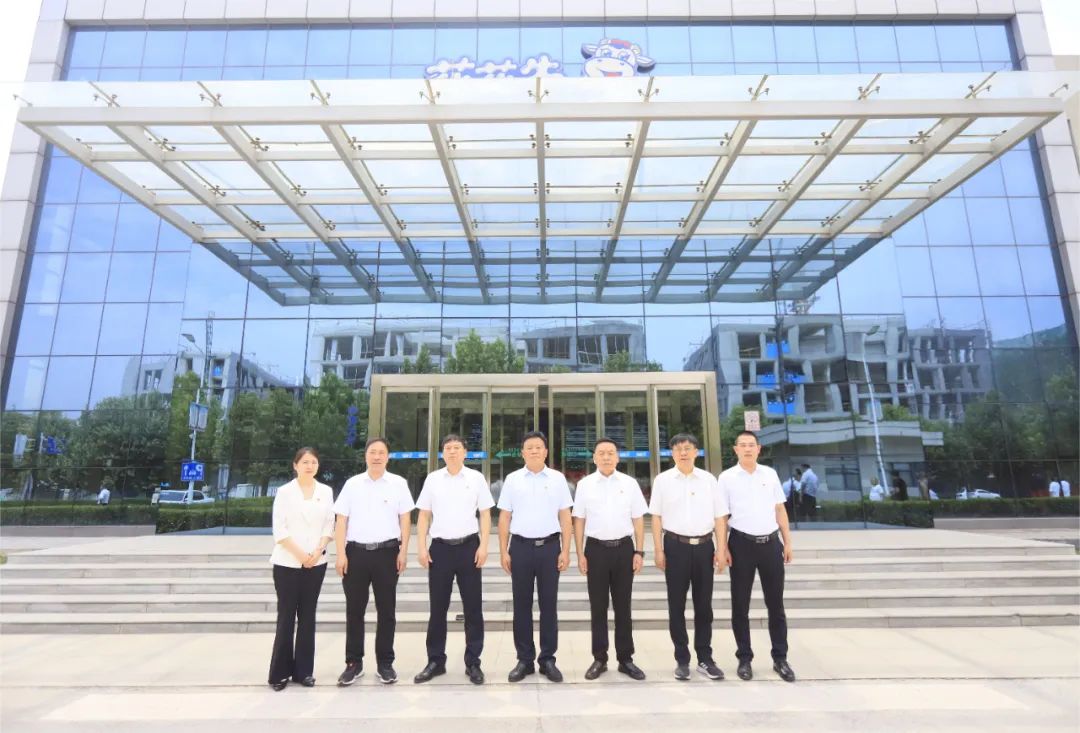 中國(guó)共產(chǎn)黨河南花花牛乳業(yè)集團(tuán)股份有限公司第二屆委員會(huì)第二次黨員大會(huì)勝利召開(kāi) 中國(guó)共產(chǎn)黨河南花花牛乳業(yè)集團(tuán)股份有限公司第二屆委員會(huì)第二次黨員大會(huì)勝利召開(kāi)