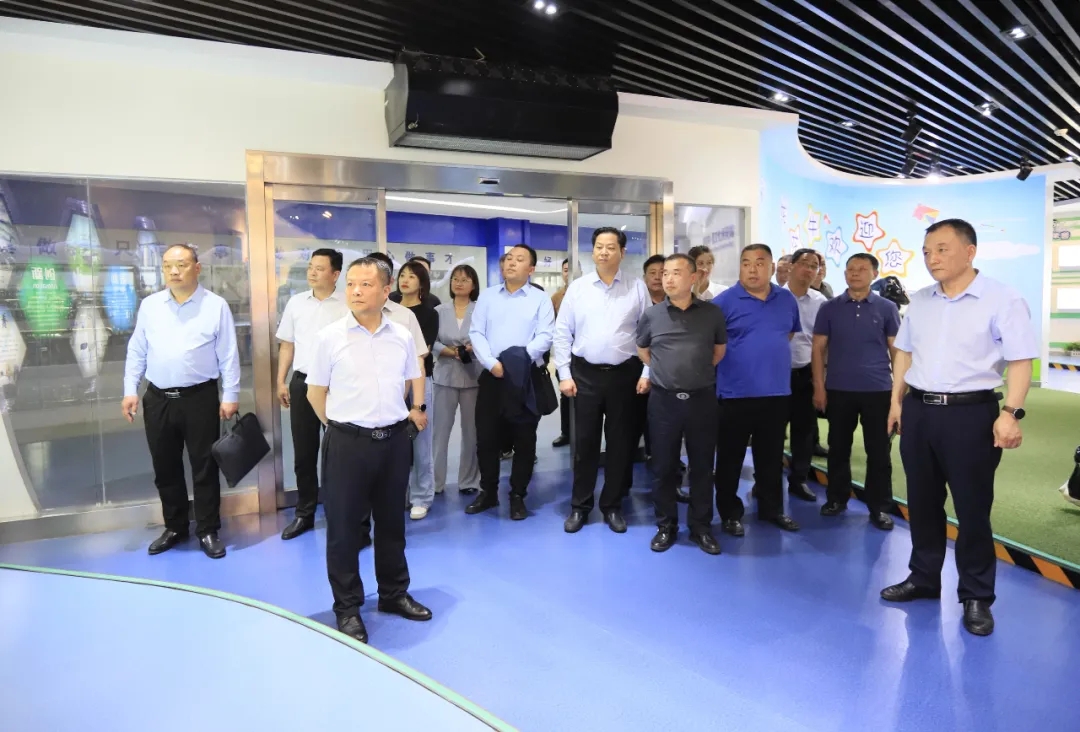 供銷聯(lián)動，創(chuàng)新共贏丨河南農(nóng)投集團內(nèi)部業(yè)務協(xié)同交流會在花花牛乳業(yè)集團順利召開