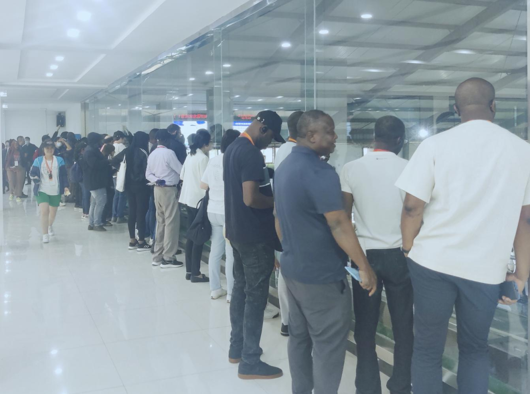 北京大學(xué)南南合作與發(fā)展學(xué)院教授、全球伙伴關(guān)系主任周詠梅一行蒞臨花花牛平輿瑞亞牧業(yè)參觀調(diào)研