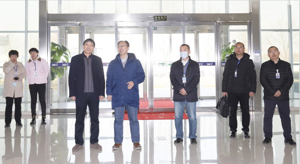 花花牛丨東北農(nóng)大食品學(xué)院院長(zhǎng)、中原食品實(shí)驗(yàn)室首席科學(xué)家姜毓君教授蒞臨花花牛乳業(yè)集團(tuán)調(diào)研