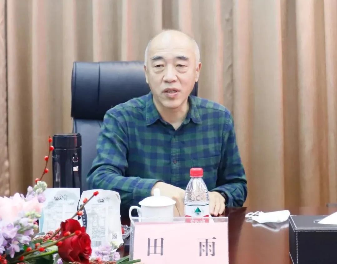 新年開新局 合作促發(fā)展丨佳木斯市委常委、副市長閆志剛一行蒞臨花花牛乳業(yè)集團及佳田企業(yè)考察座談