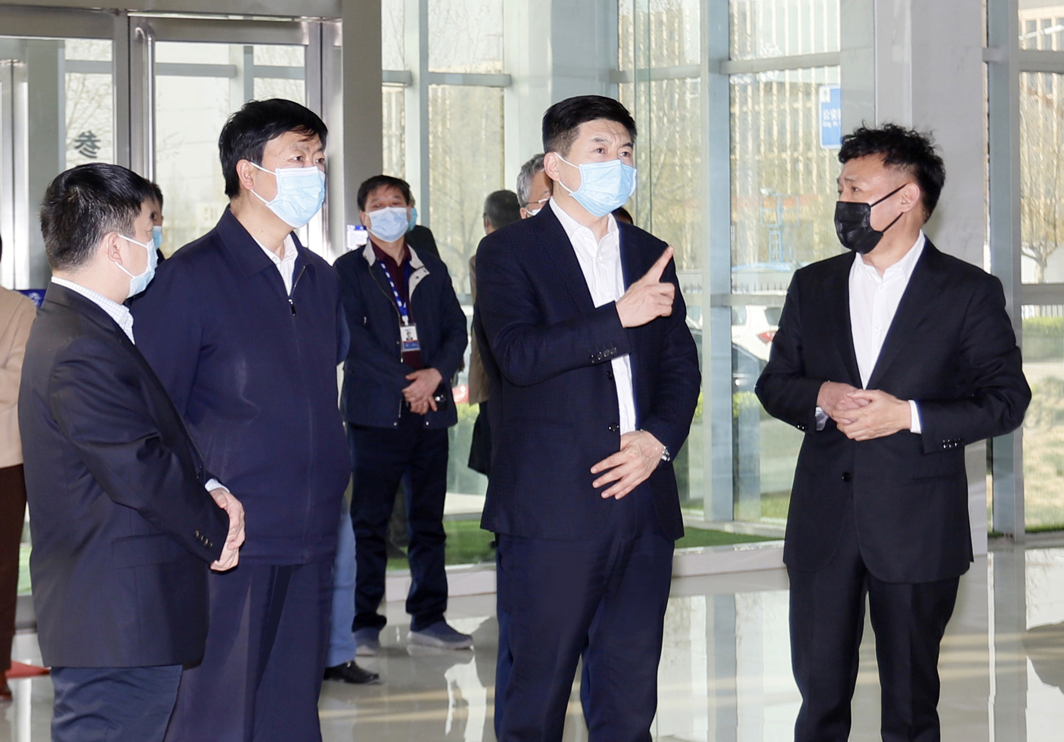 河南省委常委、副省長費(fèi)東斌蒞臨 花花牛乳業(yè)集團(tuán)調(diào)研