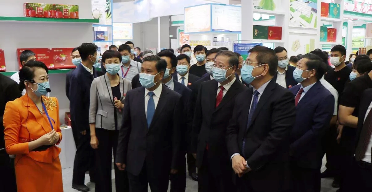 喜報 | 花花牛輕覺酸奶榮獲第二十四屆中國農(nóng)產(chǎn)品加工業(yè)投資貿(mào)易洽談會金質產(chǎn)品獎