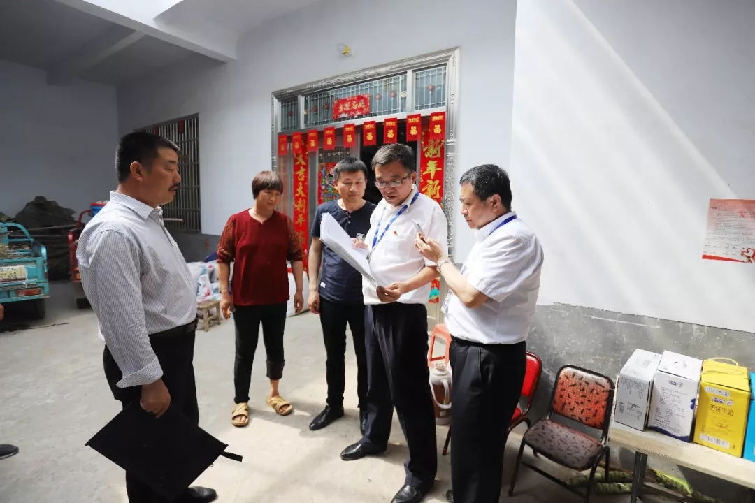 花花牛乳業(yè)集團(tuán)走訪慰問貧困戶 結(jié)對(duì)幫扶暖人心