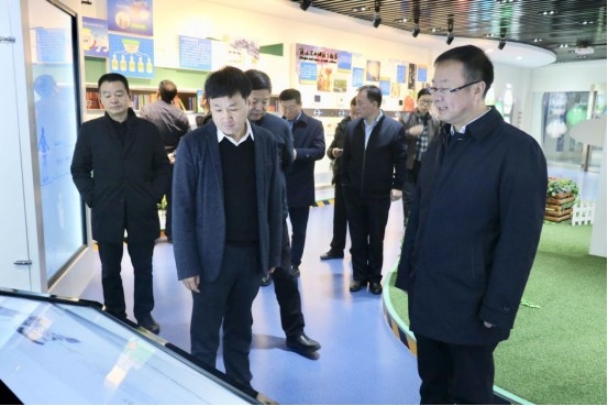 寧夏回族自治區(qū)農(nóng)業(yè)農(nóng)村廳黨組書記、廳長王剛一行蒞臨花花牛乳業(yè)集團(tuán)調(diào)研